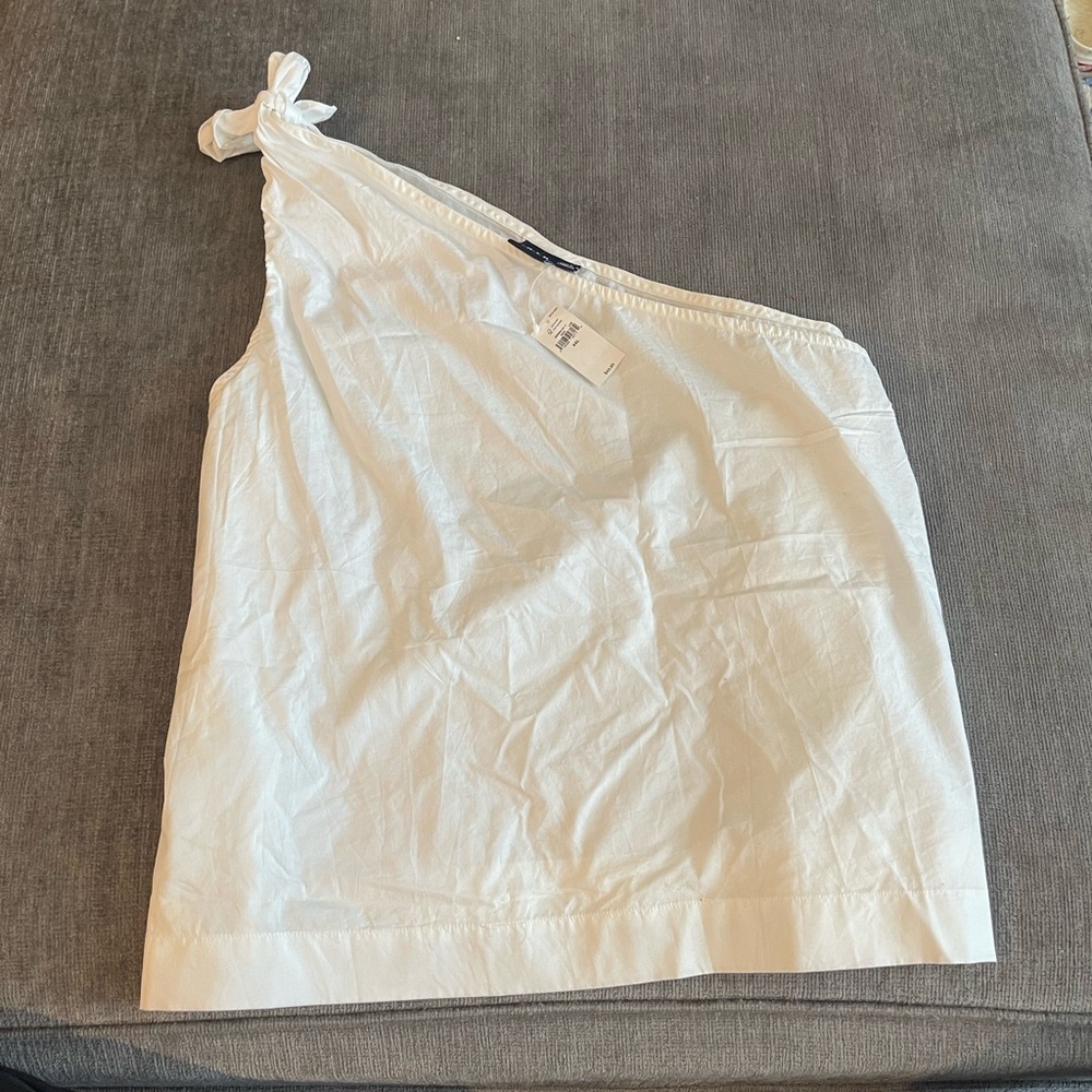 NWT one shoulder gap shirt 🤍